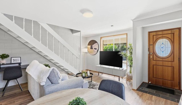 Cozy Retreat in Mona in Claremont