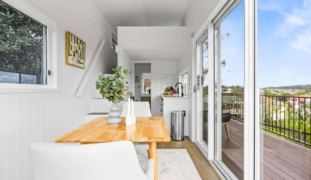 Cute 1-Bed Tiny House with Garden in Nature in Bridgeman Downs