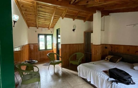 Darjeeling cafe&stay in Bhowāli