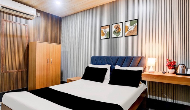 Deluxe With Balcony Hotel Aaghnya