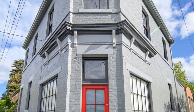 DeWitt Apartment - 3 Red Doors Battery Point in Battery Point