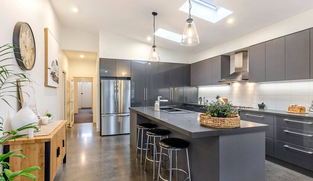 Diana's Place - Centrally located in Warrnambool