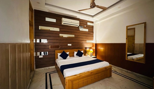 Divine Inn Hotel Rajouri Gardan