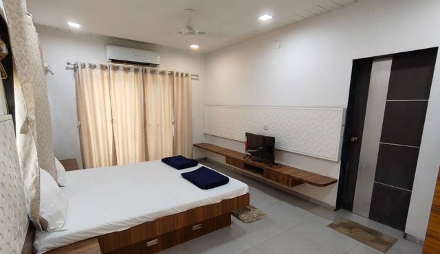 Divyaras Resort in Waghoriya
