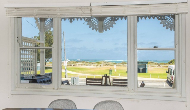 Doc's Cottage Lancelin - Ocean Views - Pet Friendly. in Lancelin