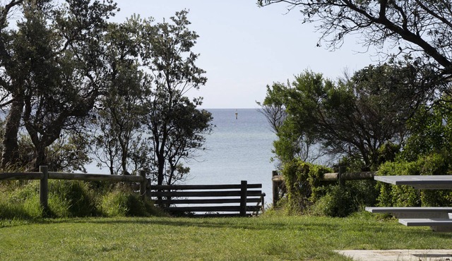 Dromana By The Bay :1 min walk to the beach. in Dromana