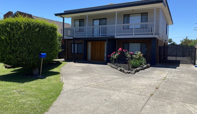 Dromana Charmer - Large family home, 8 min easy walk to the beach. in Dromana