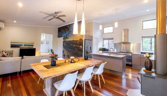 Eco House with private pond & forest. Noosa Hinterland Retreat in Doonan