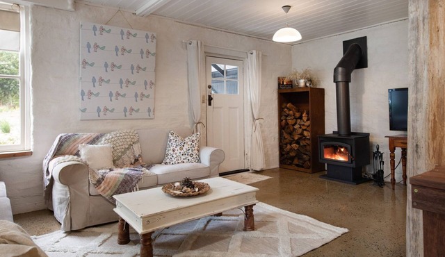 Edessa Lodge- tranquil bush retreat 5 mins from Daylesford in Wheatsheaf