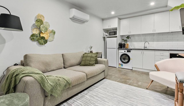 Edward No 3 Loft Apartment in Devonport