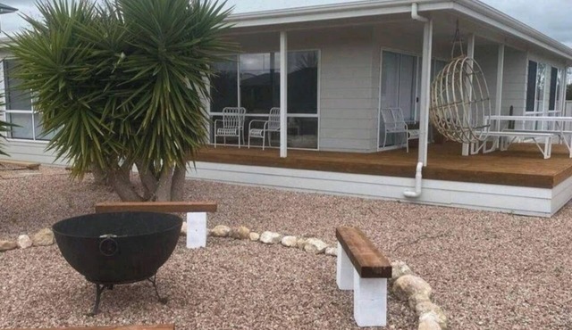 Ela Meine 'come stay' Cosy coastal home in Moonta Bay in Moonta Bay