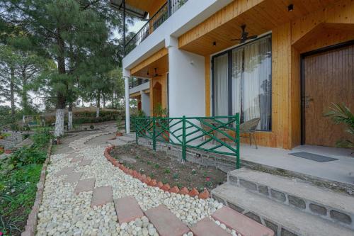 ELIVAAS Signature Pine view resort