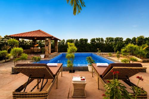 ELIVAAS Signature Royal Green Farm Pet-friendly 2-BHK Countryside Farmhouse with Private Pool, Gazebo and Garden