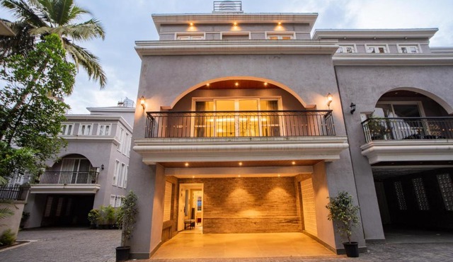 ELIVAAS Signature Solace AquaVista 5-BHK Villa with Private Pool, Lounge Area & Bar