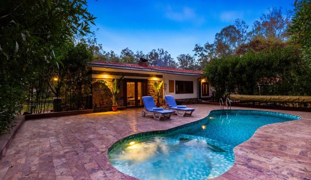 ELIVAAS Signature The Aravalli Reserve The Bliss Pet-Friendly Villa with Pool, Gazebo, Lawn and Jacuzzi