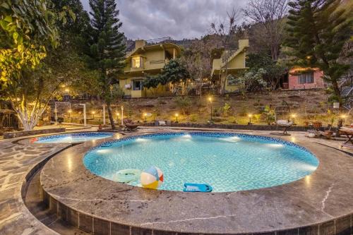 ELIVAAS Signature Zephyr Sierra - 2 BHK Hillside Retreat With Common Pool, Gym & Restaurant