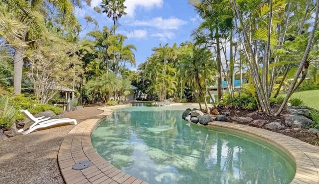 Emerald Springs Coastal Escape - Resort Pool & Tennis Court in Mooloolaba