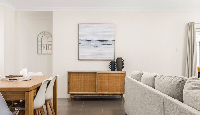 "Emmeline" - A Luxury villa nestled in a peaceful, tree-lined street in Mount Lofty