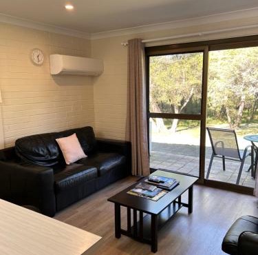 Emu Beach Chalets in Albany