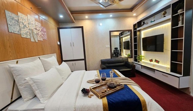 Entire Luxury 2-Bed Apartment in Dhaka , Banasree