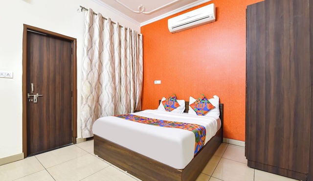 FabHotel Aqueens Plaza - Near Jawahar Circle, Patrika Gate