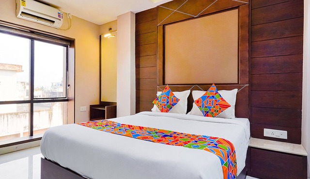 Fabhotel Eros 211