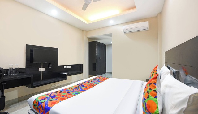 FabHotel Giriraj Hospitality - 100 Meters From Narayana Hospital | Gurugram
