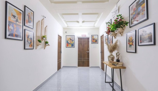 Fabhotel Golden Hitech