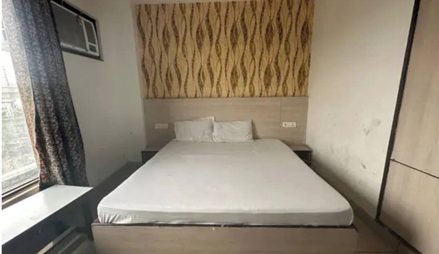 Fabhotel Snereya