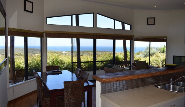 Fantastic Panoramic Ocean Views in Redgate