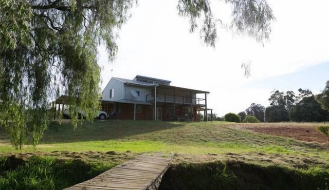 Ferguson Valley Retreat in Crooked Brook