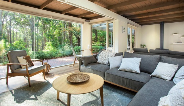 Fernview On Falls - This three-bedroom house is filled with light and surrounded by tall trees, and native gardens. in Kalorama