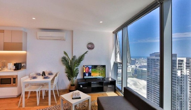 ❤️FIFTE09/InnerCBD/SkyHigh View/1Min To Station/FREE(Pool/GYM/Tram) in Melbourne