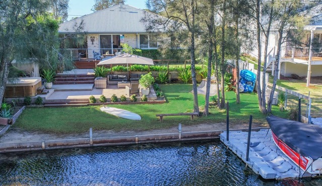FREE NIGHT. Pay for 2 stay for 3 in Lake Conjola