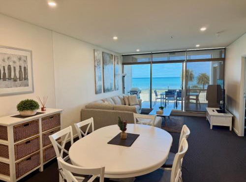 Frontage Apartments- 3Bedroom Central Seaview Escape in Victor Harbor