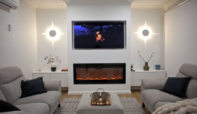 Fully Renovated Lux Retreat In Cranbourne West. The true center of Melbourne in Cranbourne West