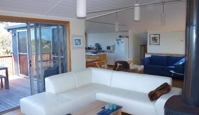 Gardens Road Beach House in Binalong Bay