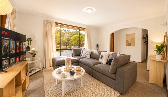 Geilston Bay Hideaway | Easy Access to Hobart in Geilston Bay