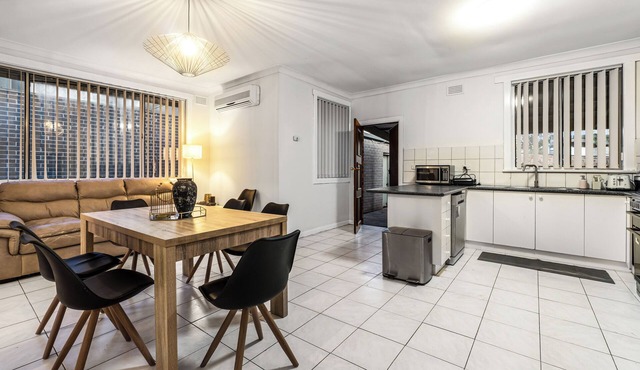 Generous size 3BR 1.5Bath Every BD has AC in Oakleigh South