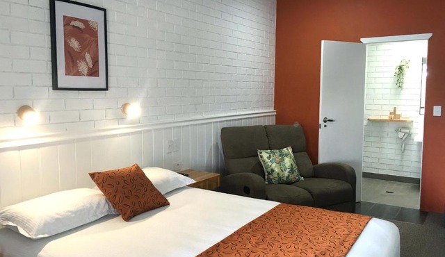 Gin Gin Village Motor Inn Motel QLD in Gin Gin
