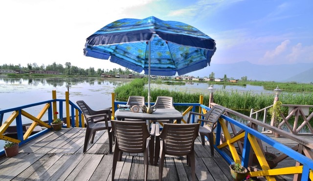 Golden Hopes Group of Houseboats in Srinagar