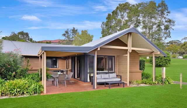 Golf & Beach Escape | Kangaroos | Sleeps 8 in Salamander Bay
