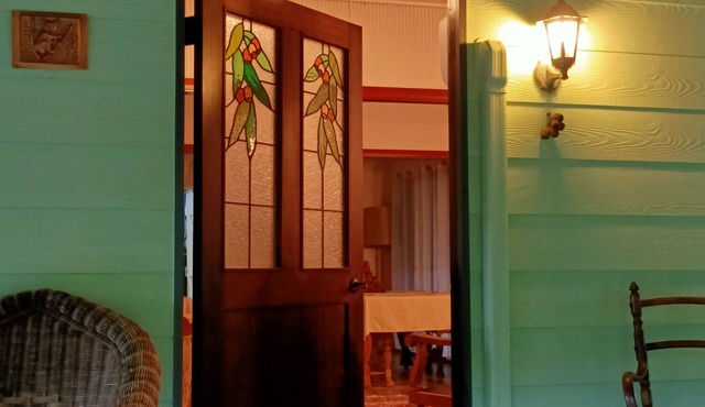 Gumnuts, A Coastal Bungalow, listen to the waves in Kurrimine Beach in Kurrimine Beach