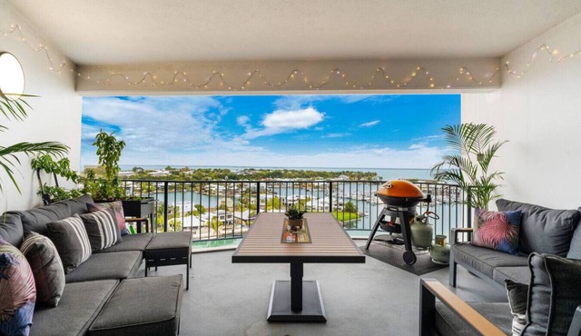 Harbour Haven Penthouse: Marina view, Balcony, BBQ in Larrakeyah