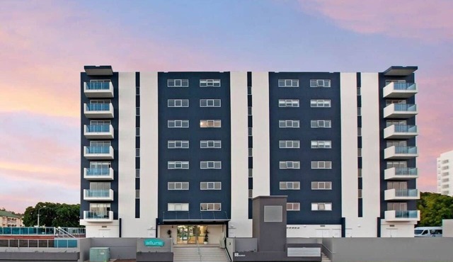 Harbourfront Studio Apartment at Allure 602 in South Townsville