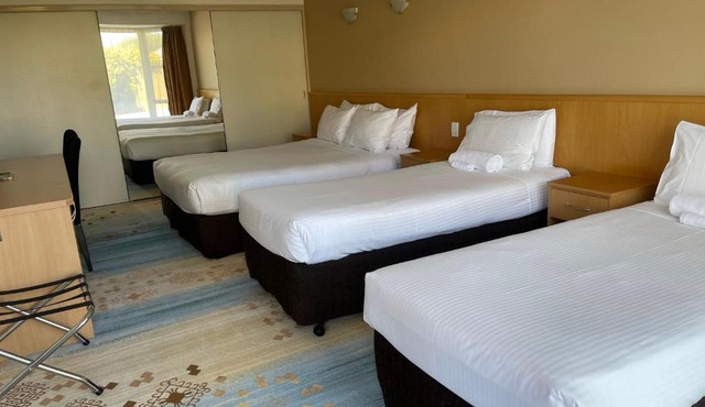 Haven Marina Motel in Adelaide