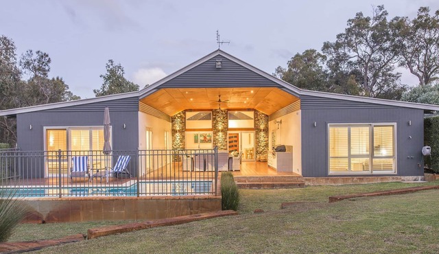 Hayes Hideaway - peaceful bush setting in Yallingup