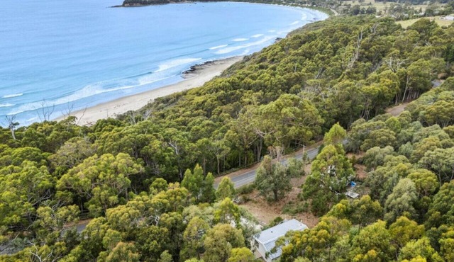 High View House - Pirates Bay Views in Eaglehawk Neck