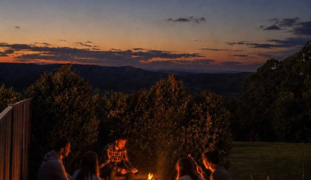 Hinterland Escape - Coastal Views, Pool & Fire Pit in Ninderry