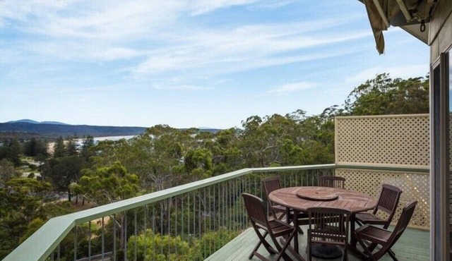 Holiday on Pacific by Holiday Management Co in Bega Valley